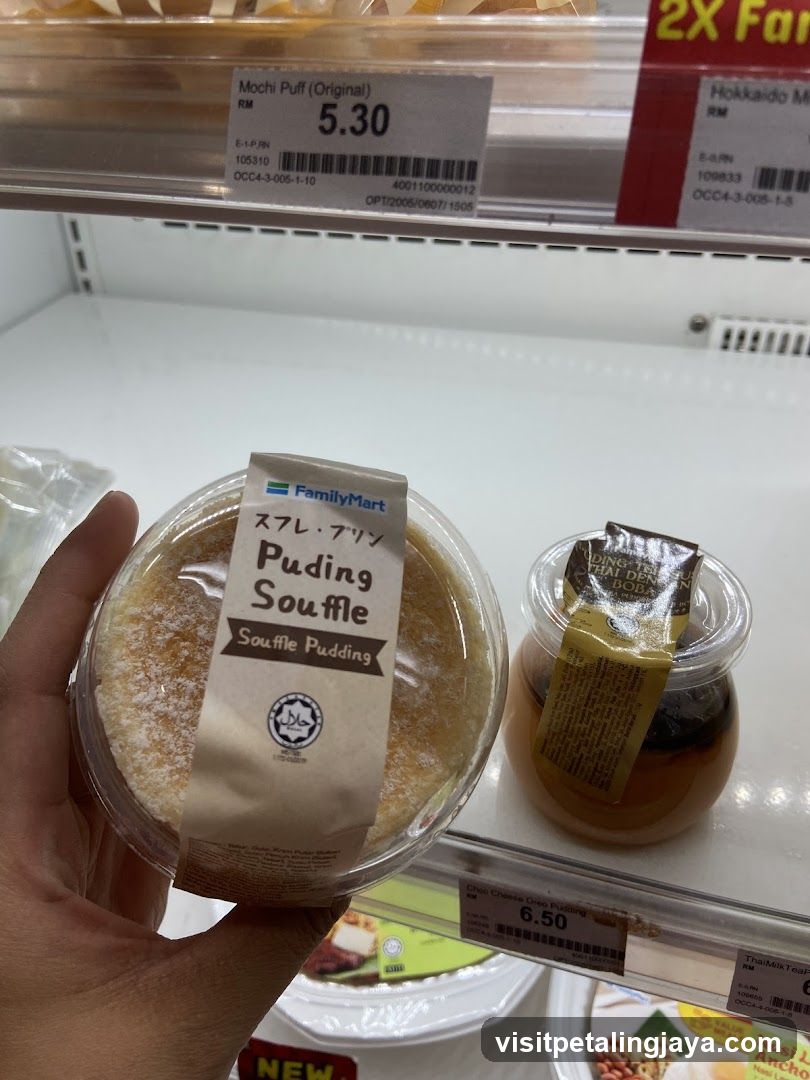 FamilyMart Dessert Display