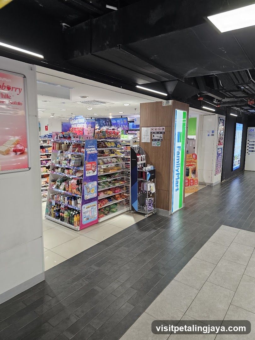 FamilyMart Interior View