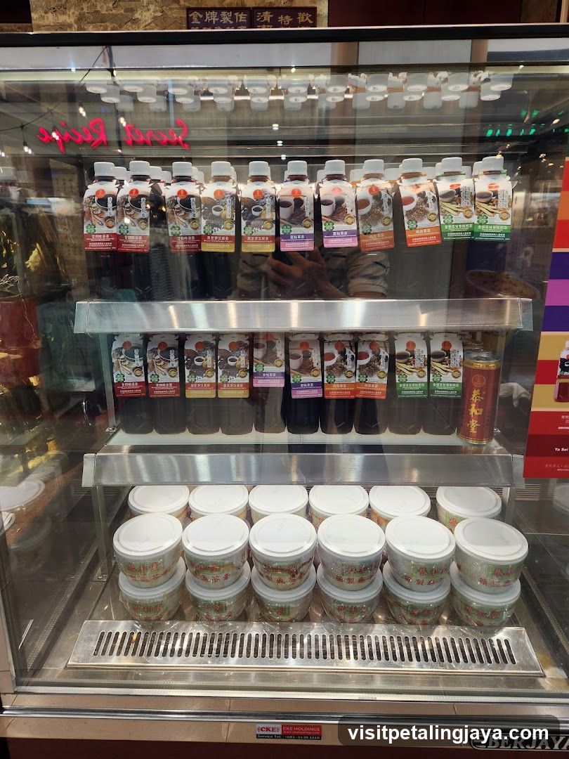 Beverage and Food Display Case