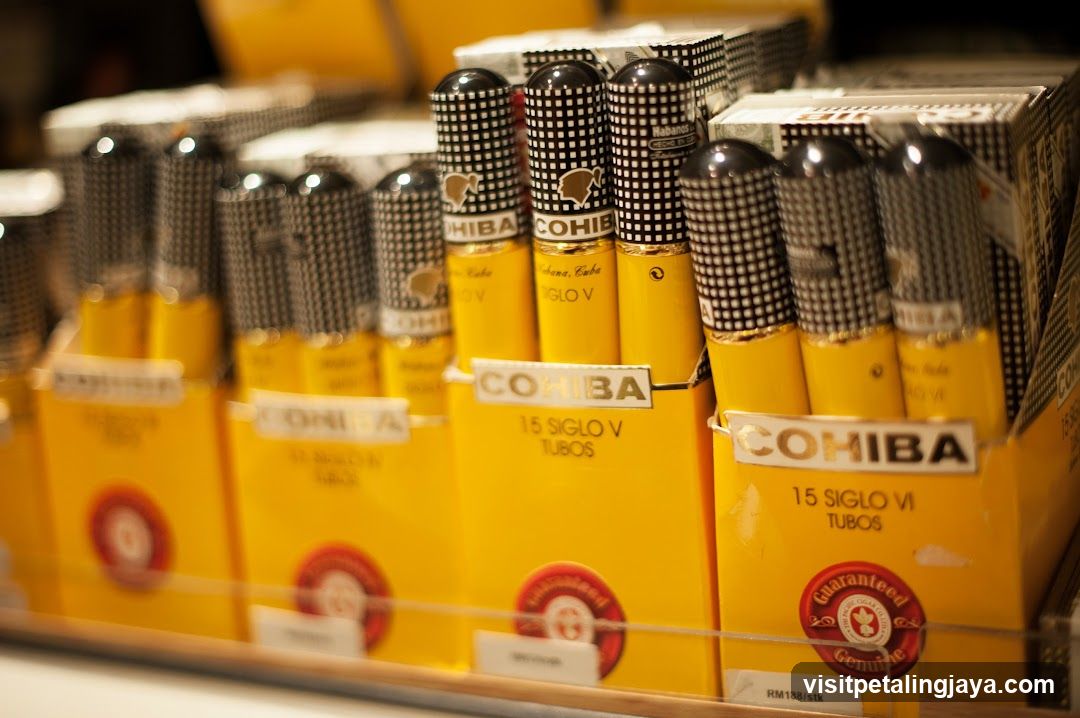 Cohiba Cigarette Display