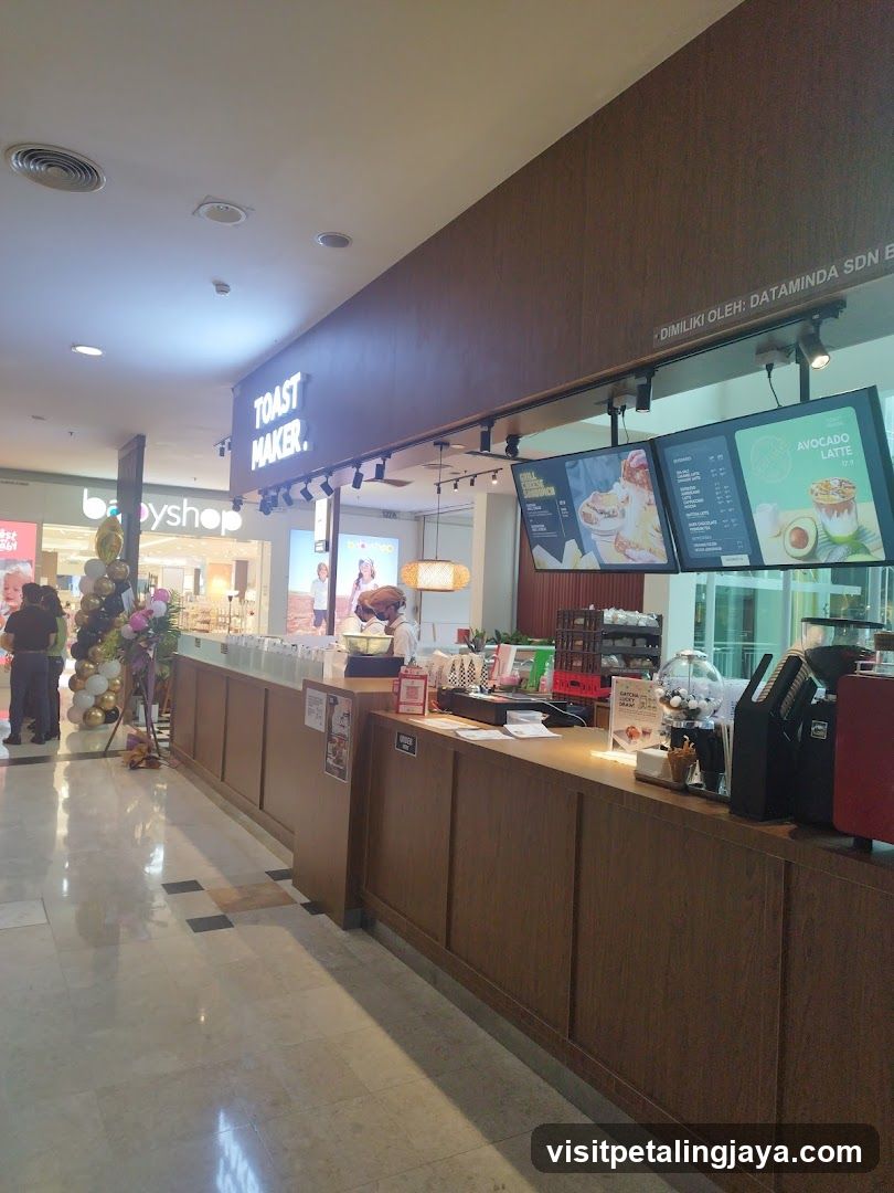 Toast Maker Shop Interior