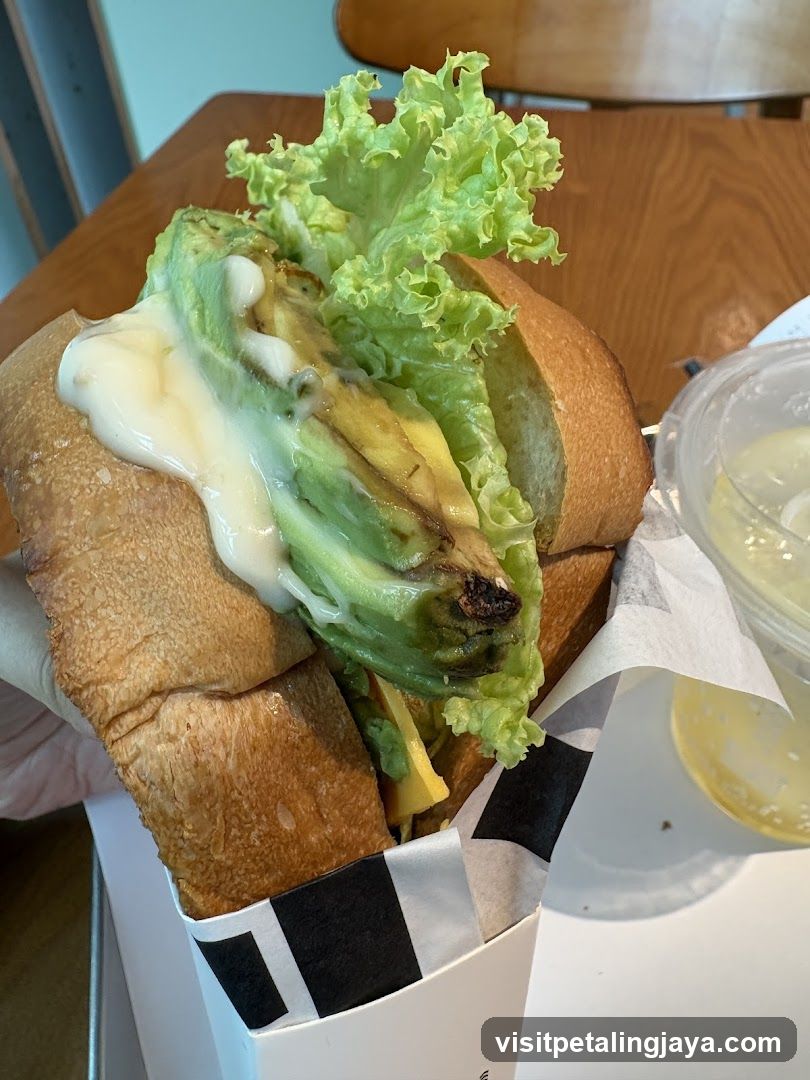 Avocado Sandwich with Lettuce
