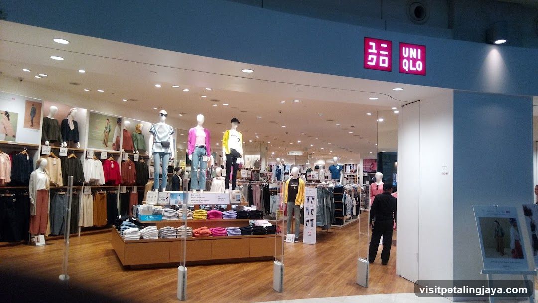 UNIQLO The Curve