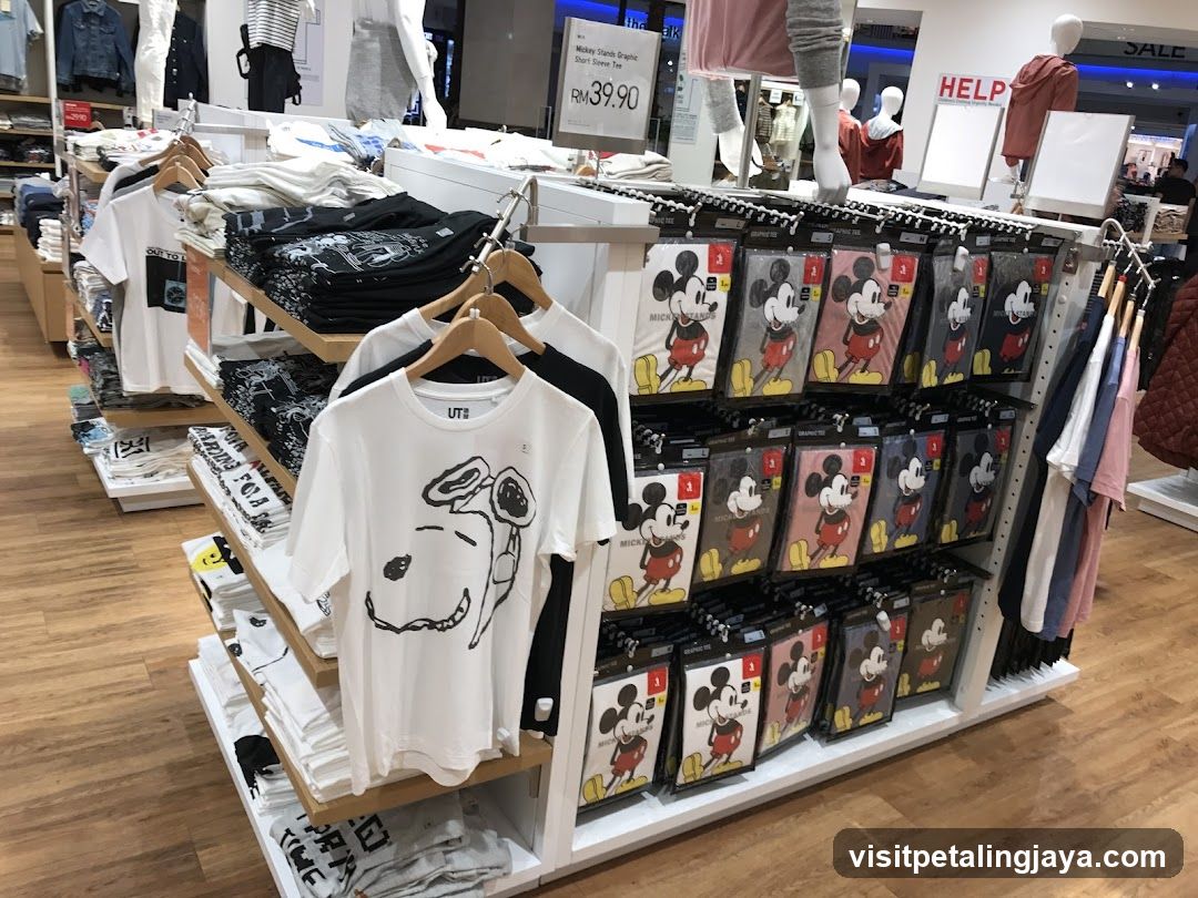 Uniqlo Store Interior Display