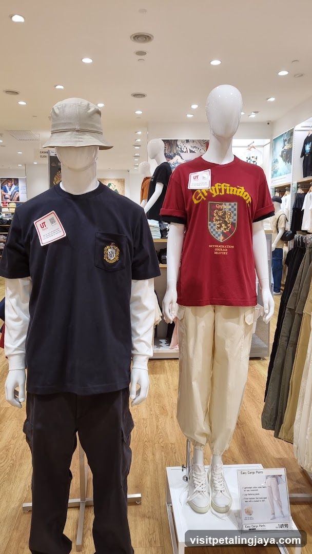 Mannequins in clothing store display