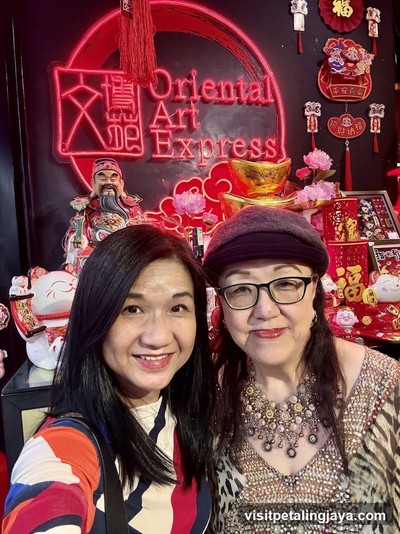 Oriental Art Express Store Interior