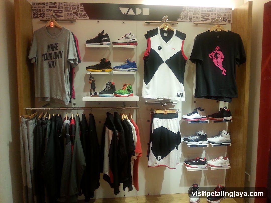 Wade Basketball Store Display
