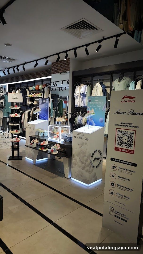 Li-Ning Store Interior Display