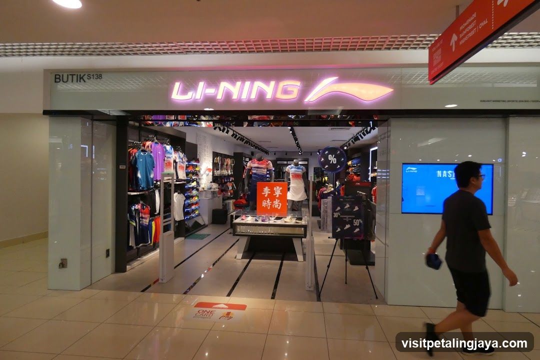 LI-NING Store Entrance