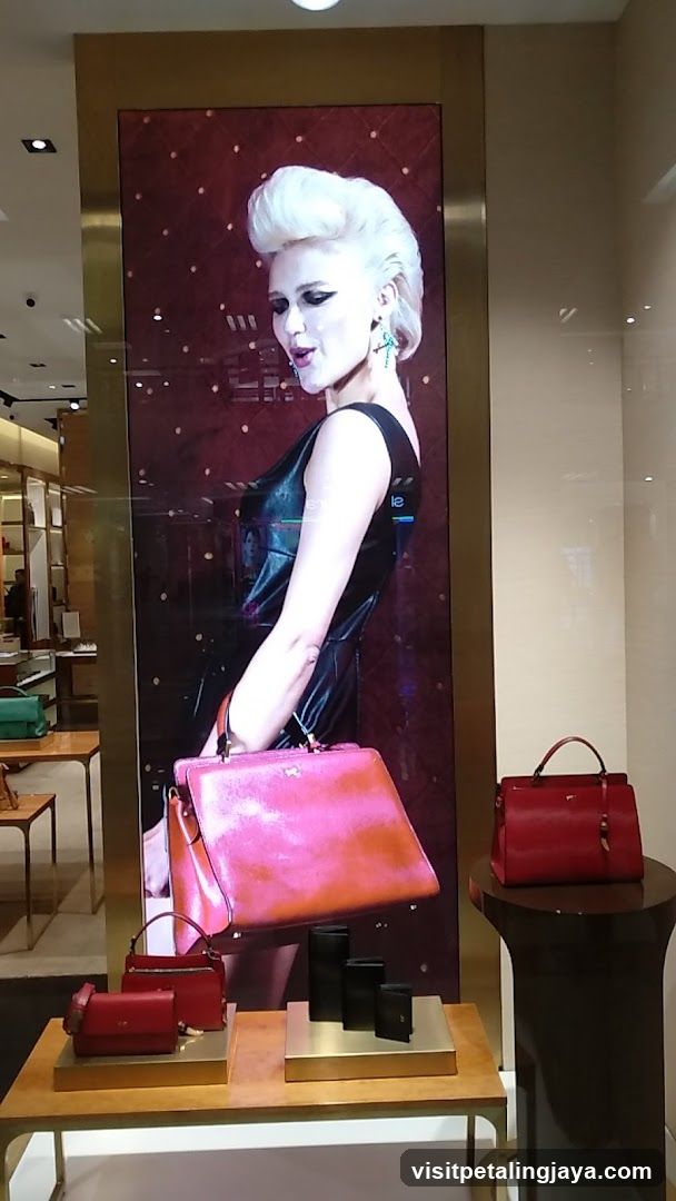 Fashion Store Display