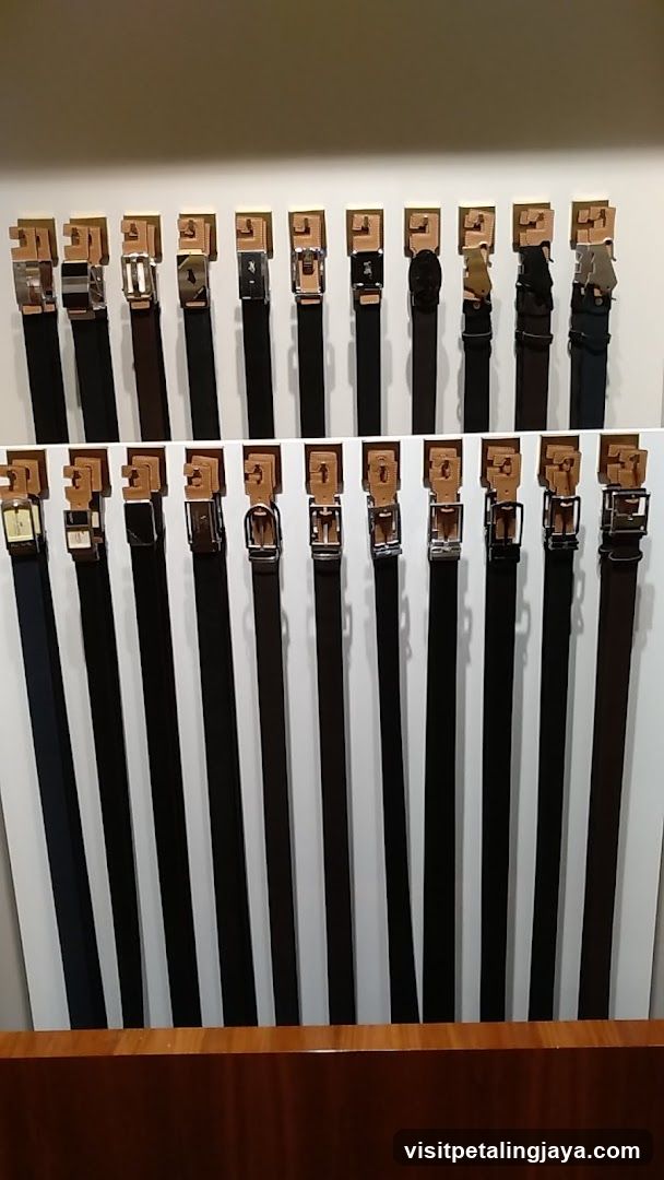 Belt Display Rack
