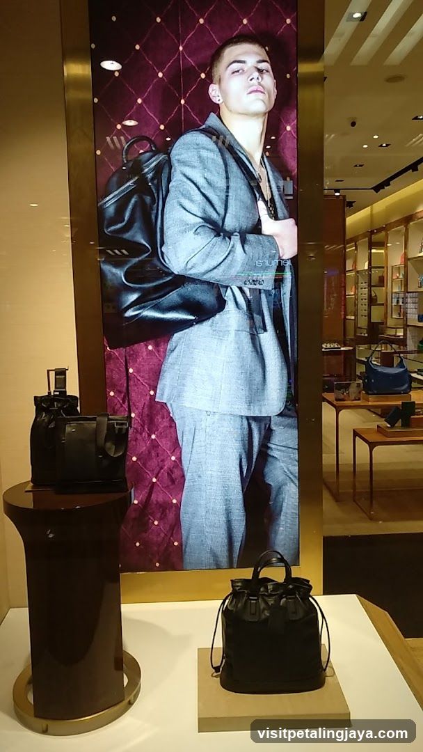 Fashion Store Interior Display
