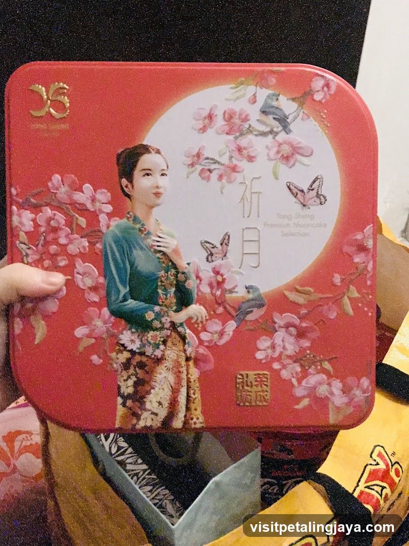 Red Mooncake Tin