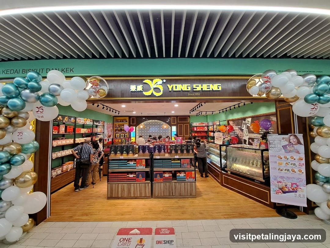 Yong Sheng Storefront with Balloon Decorations