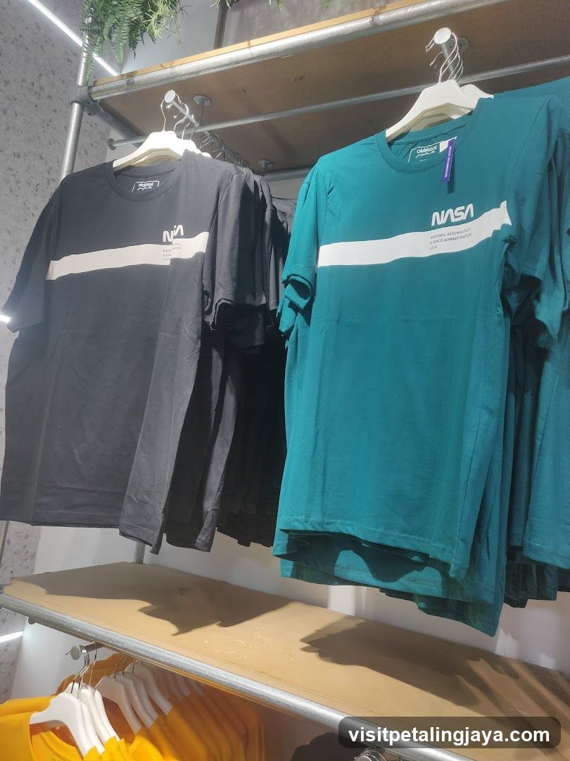 T-shirt Display Rack