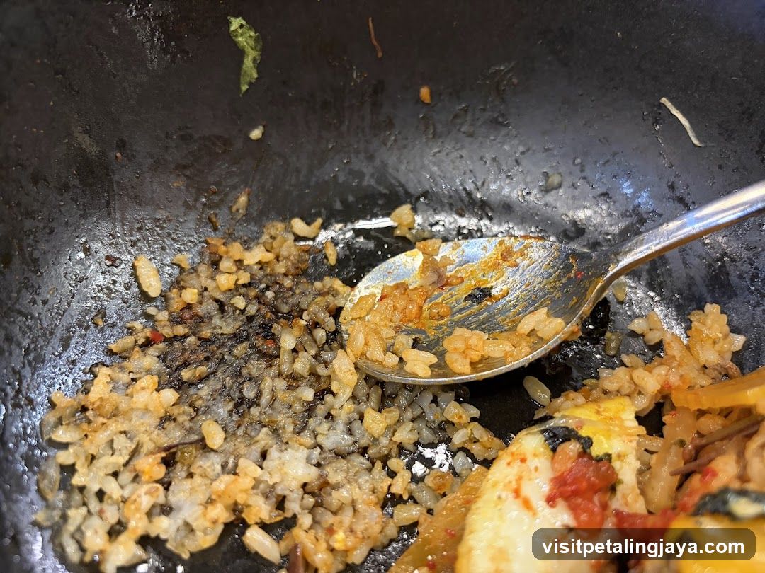 Stir-fried Rice in Wok