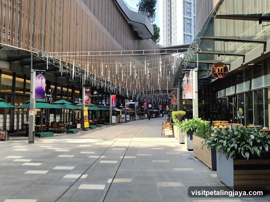 Outdoor Shopping Arcade