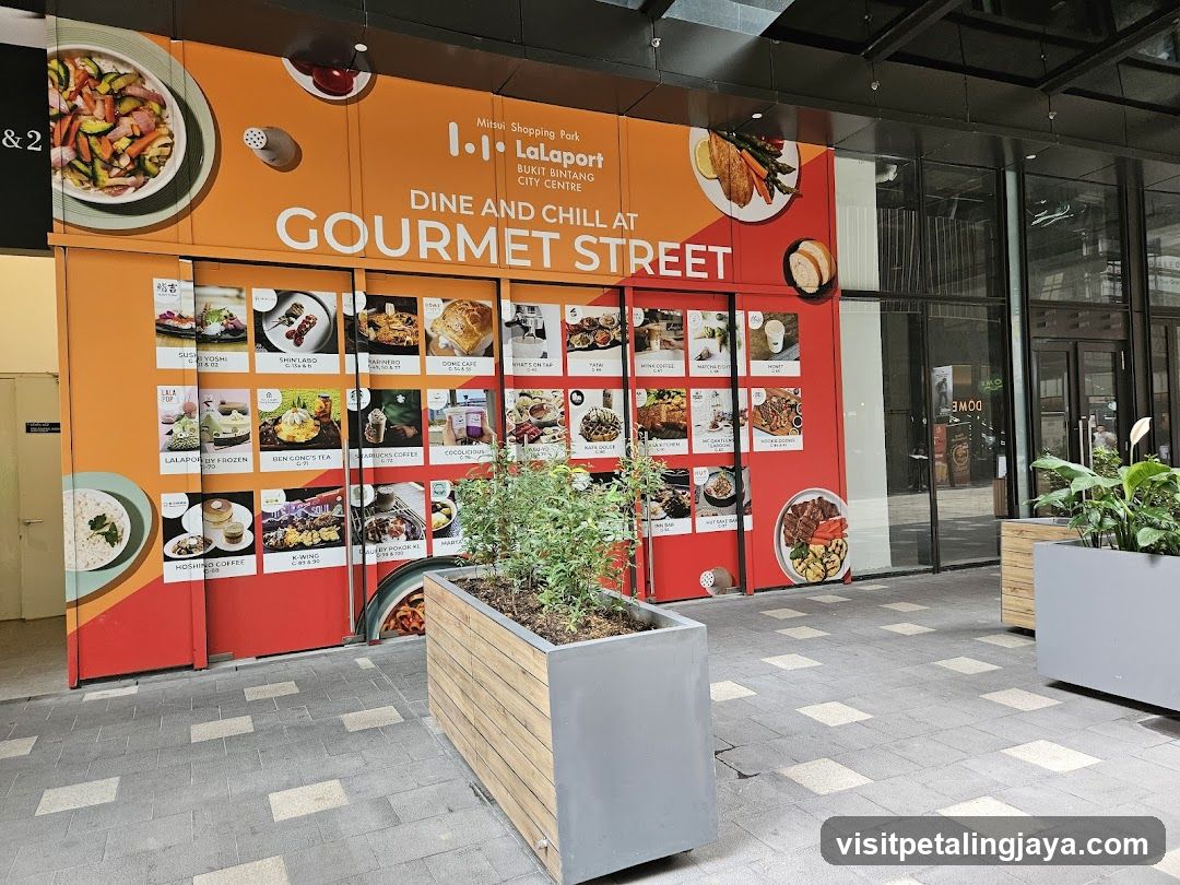 Gourmet Street at Lalaport
