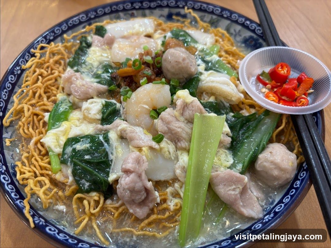 Noodle Soup with Shrimp and Meatballs