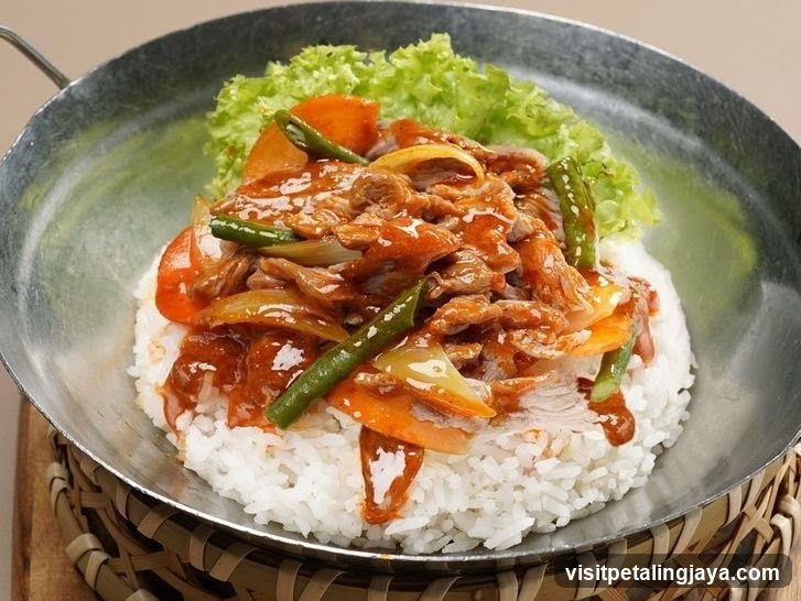 Stir-fried Meat with Vegetables over Rice