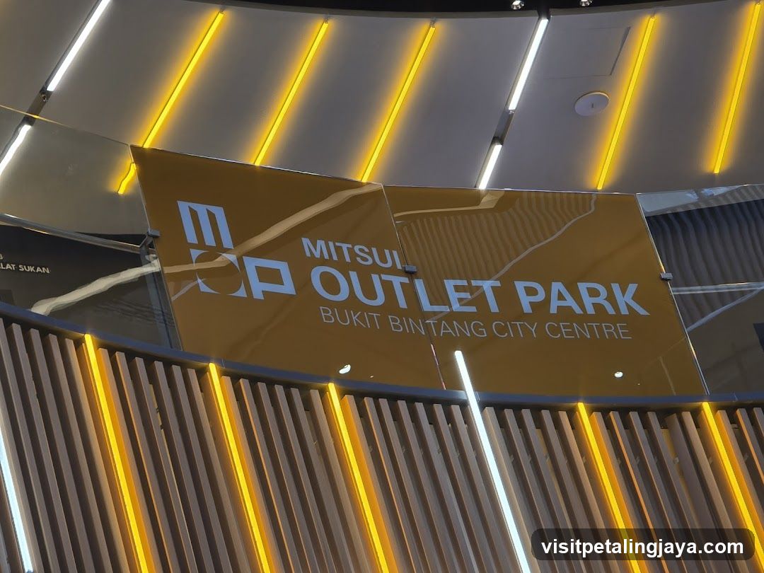 Mitsui Outlet Park Bukit Bintang City Centre Signage