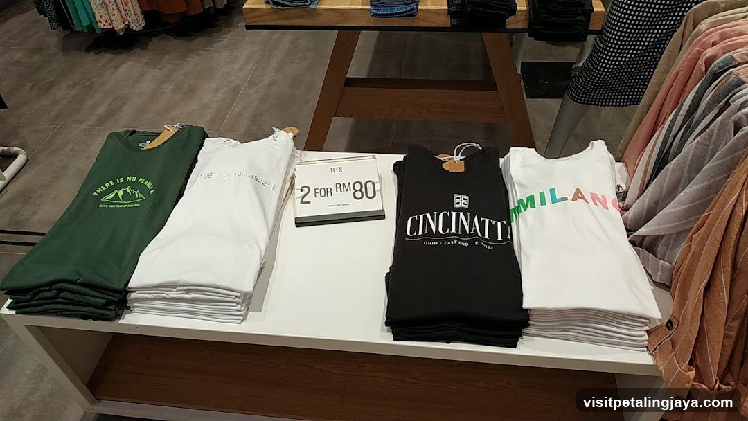 T-shirt Display in Store