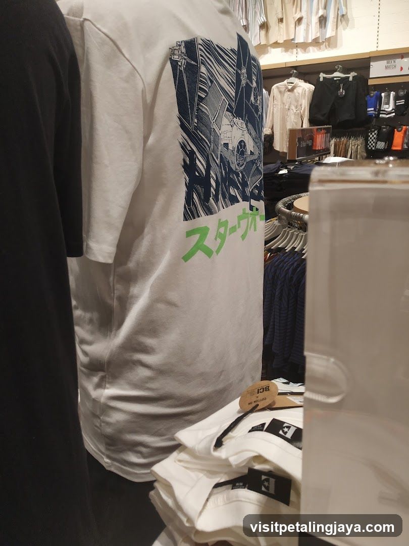 Star Wars T-shirt in Store