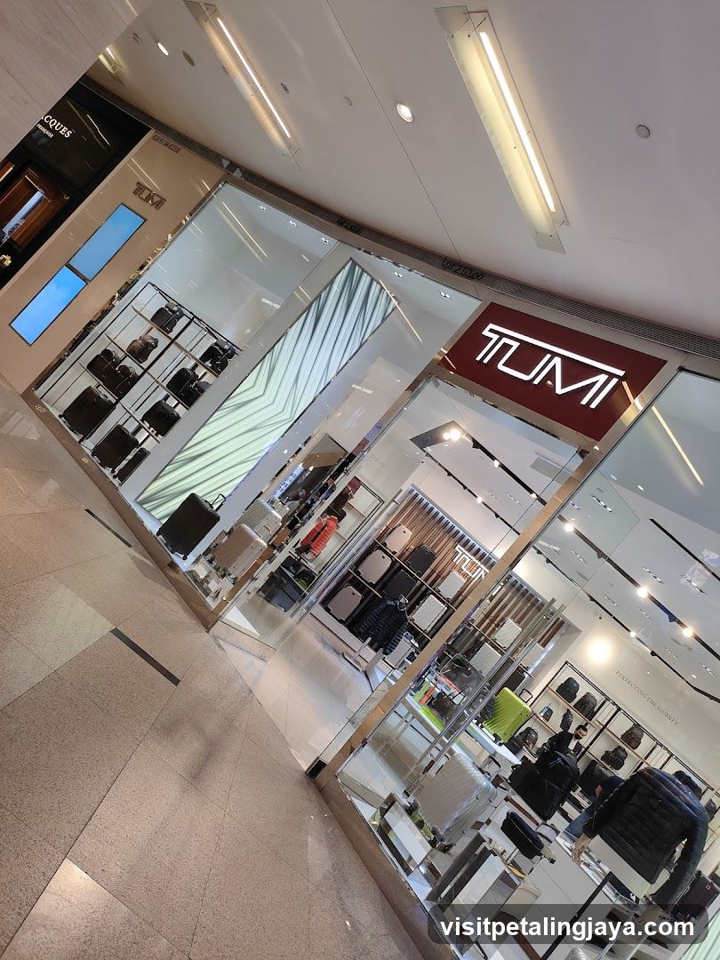 TUMI Storefront