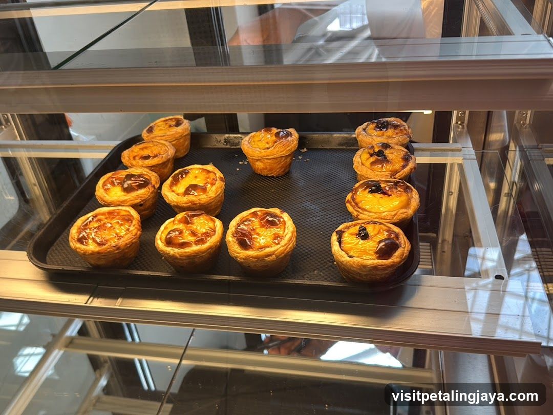 Egg Tarts Display Case