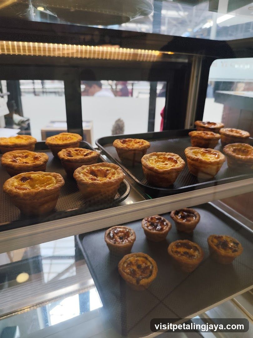 Egg Tarts Display Case