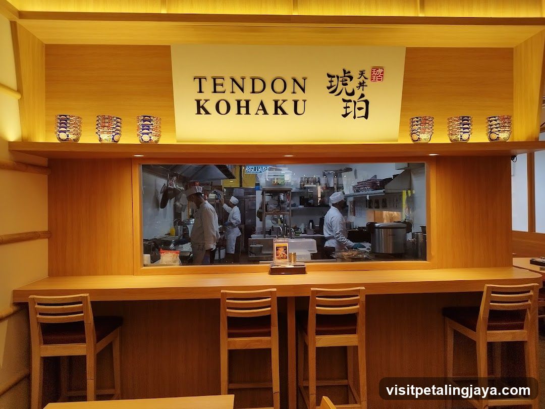Tendon Kohaku Interior View