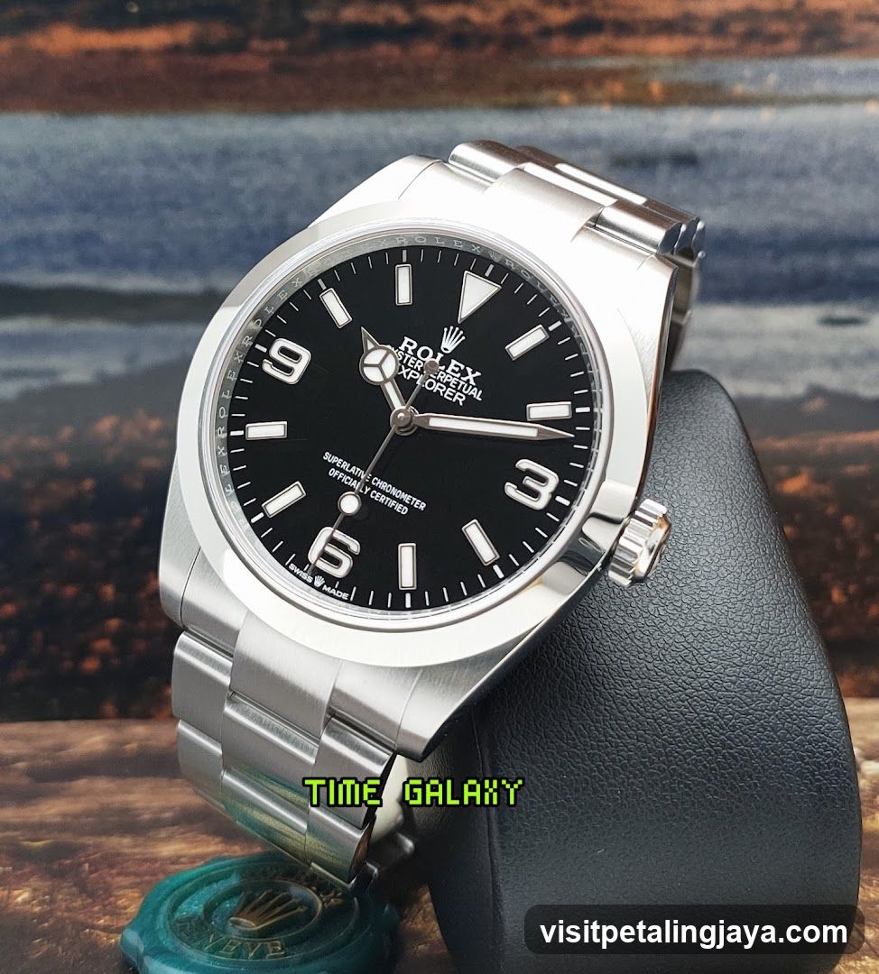 Rolex Submariner Watch Display