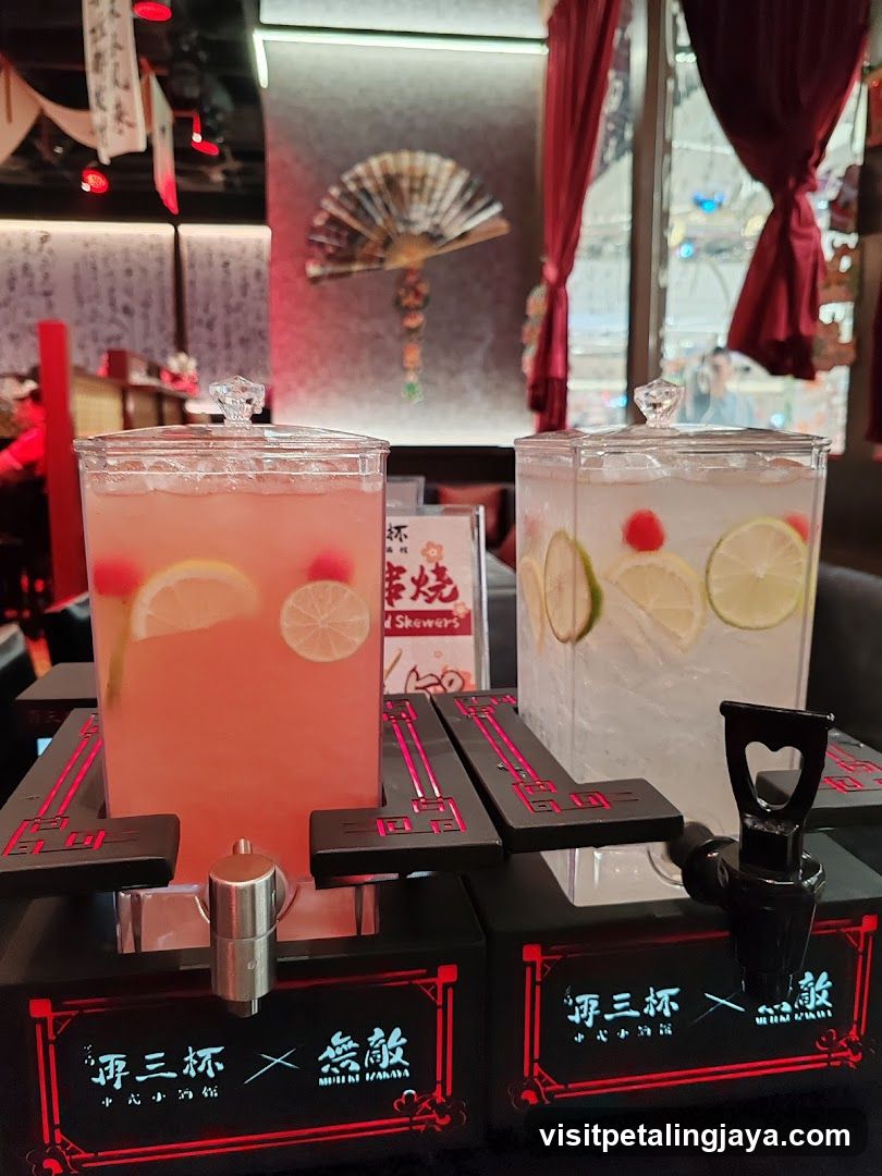 Beverage Dispensers with Lemon Slices