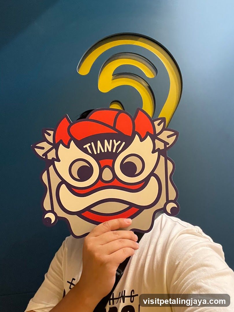 Tianyi Lion Mask Prop