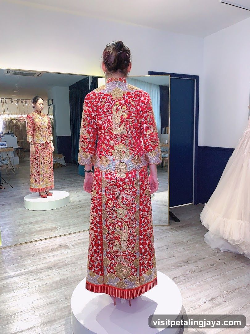 Red Chinese Wedding Dress Display