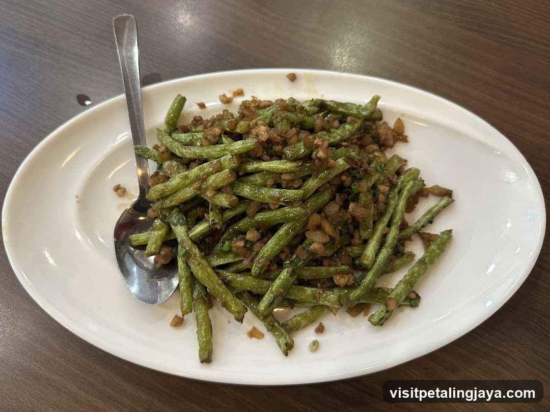 Stir-fried Green Beans with Minced Meat