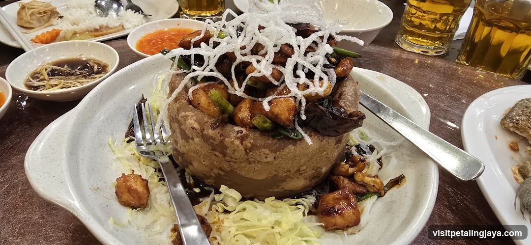 Stuffed Pot Dish with Garnish