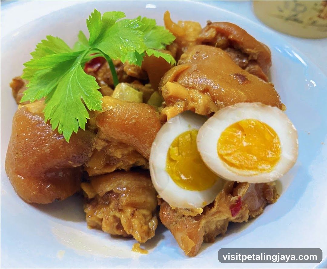 Braised Pork Trotters with Boiled Eggs
