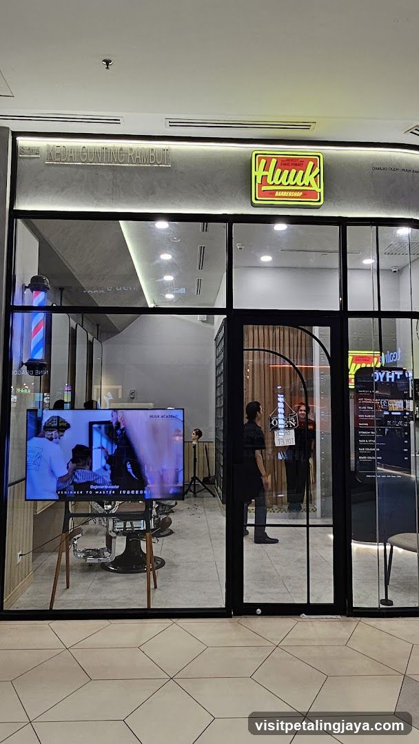 Huuk Barbershop