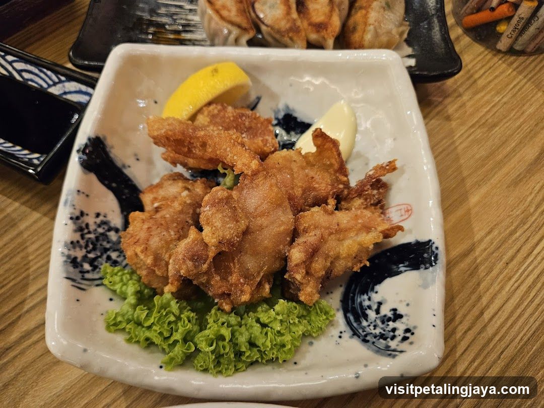 Fried Chicken with Lemon and Lettuce