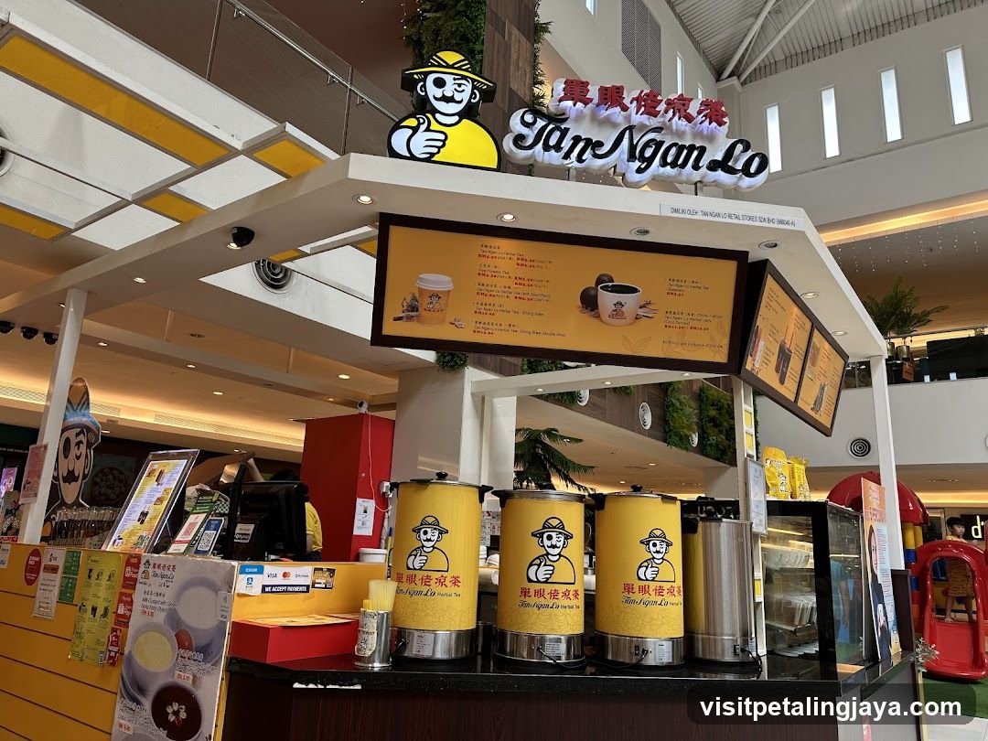 Jian Ngan Lo Kiosk Interior