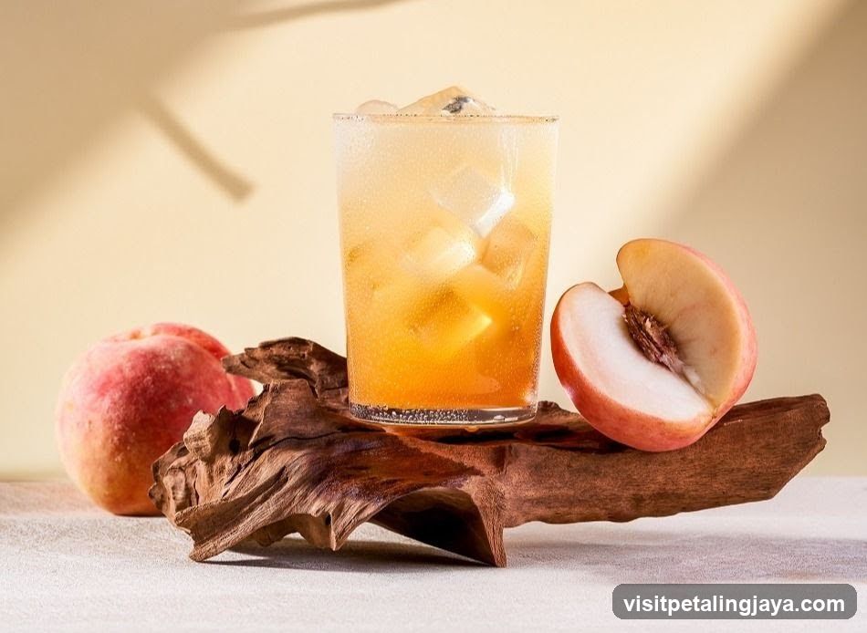 Peach Iced Tea with Fresh Fruit