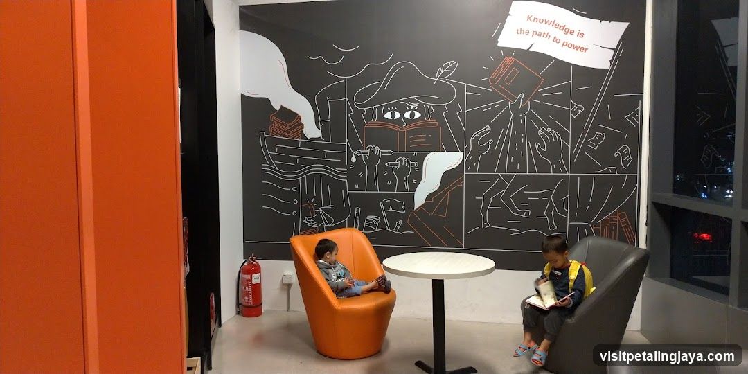 Kids Reading Corner with Mural Wall