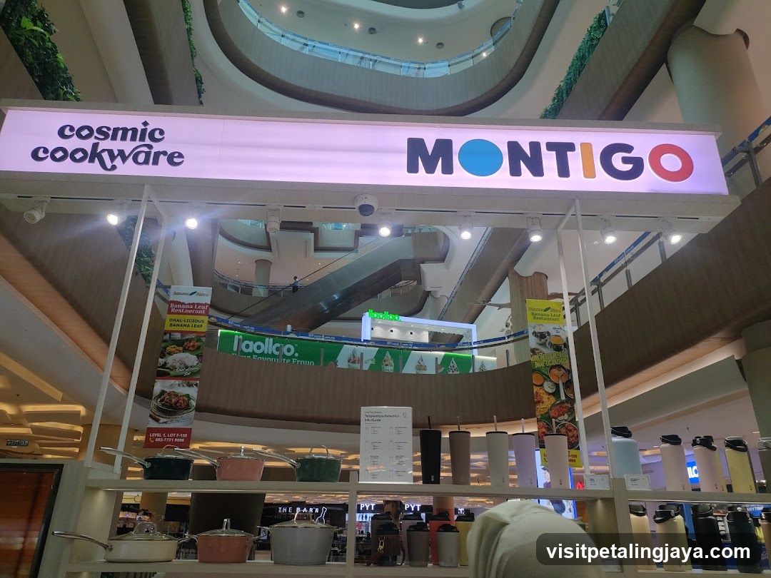 Montigo Cosmics Cookware Display