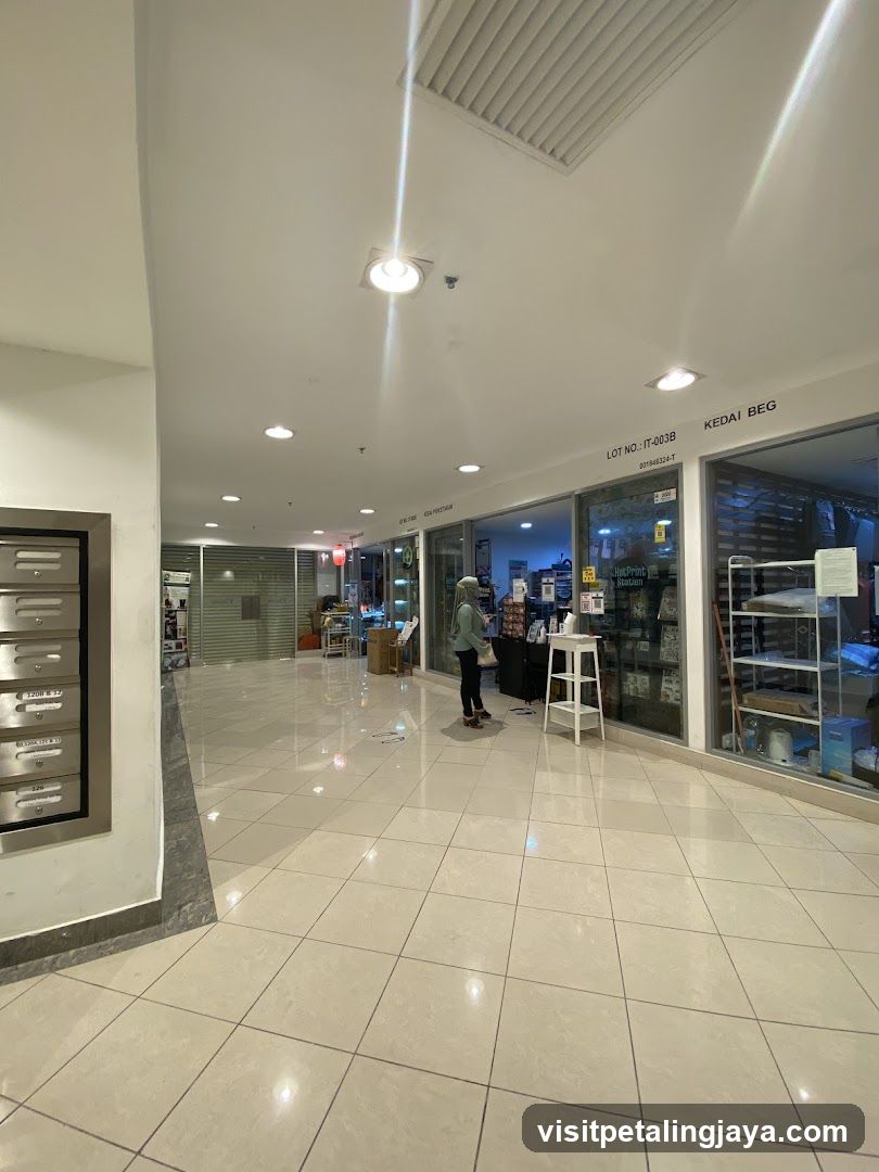 Shopping Corridor Interior