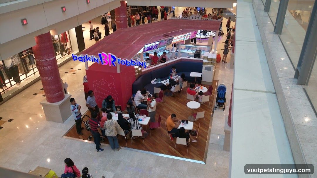 Daiso & Robbini Food Court Area