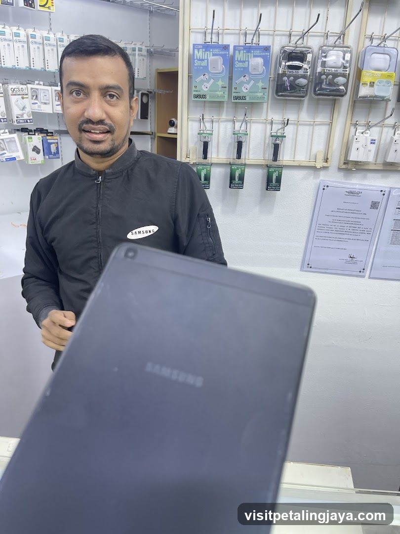 Samsung Store Interior with Staff