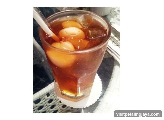 Iced Tea with Strawberries