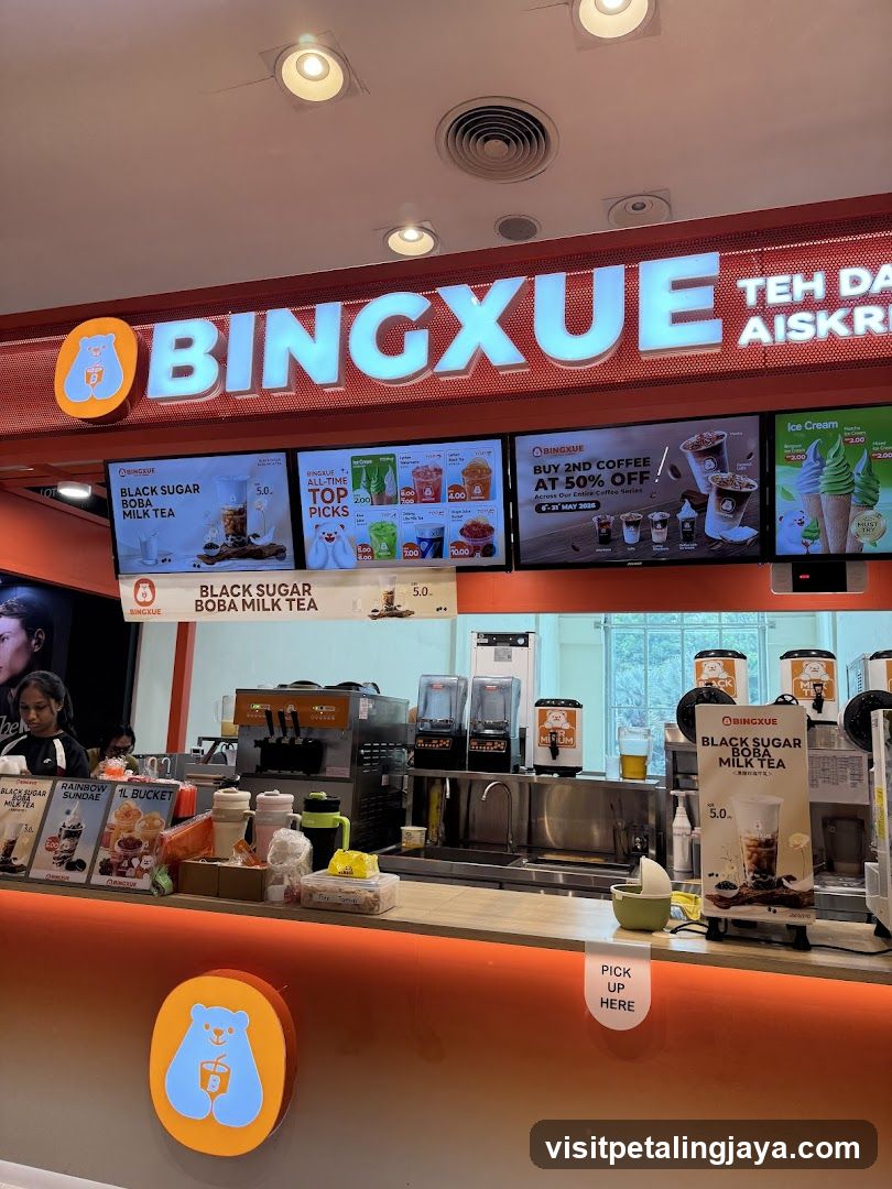 Bingxue Drink Shop Interior View
