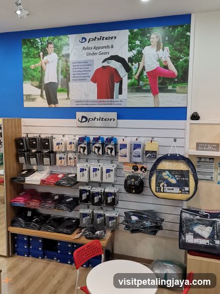 Phiten Store Interior Display